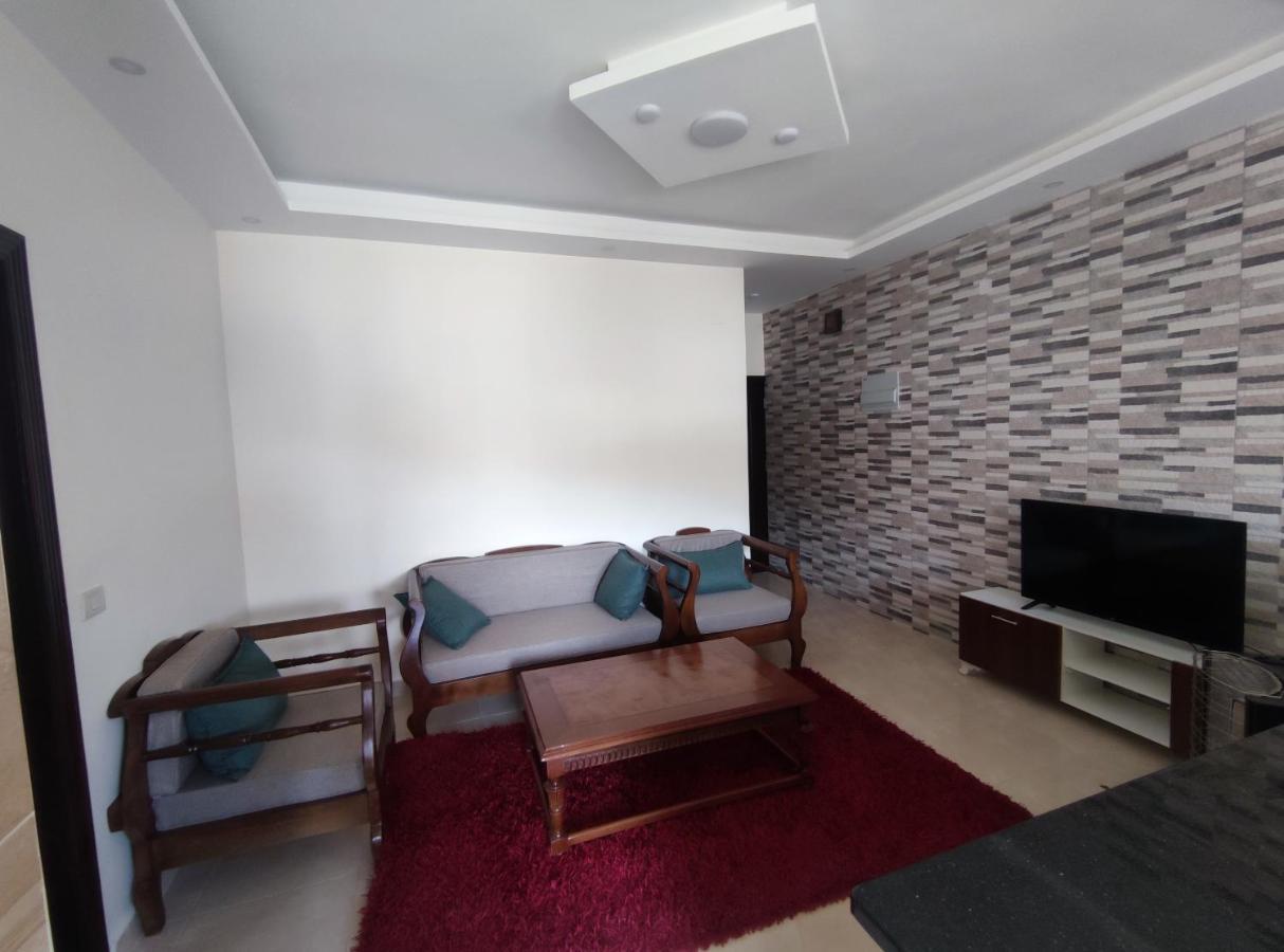 Red Rose City Apartment Вади Муса Экстерьер фото