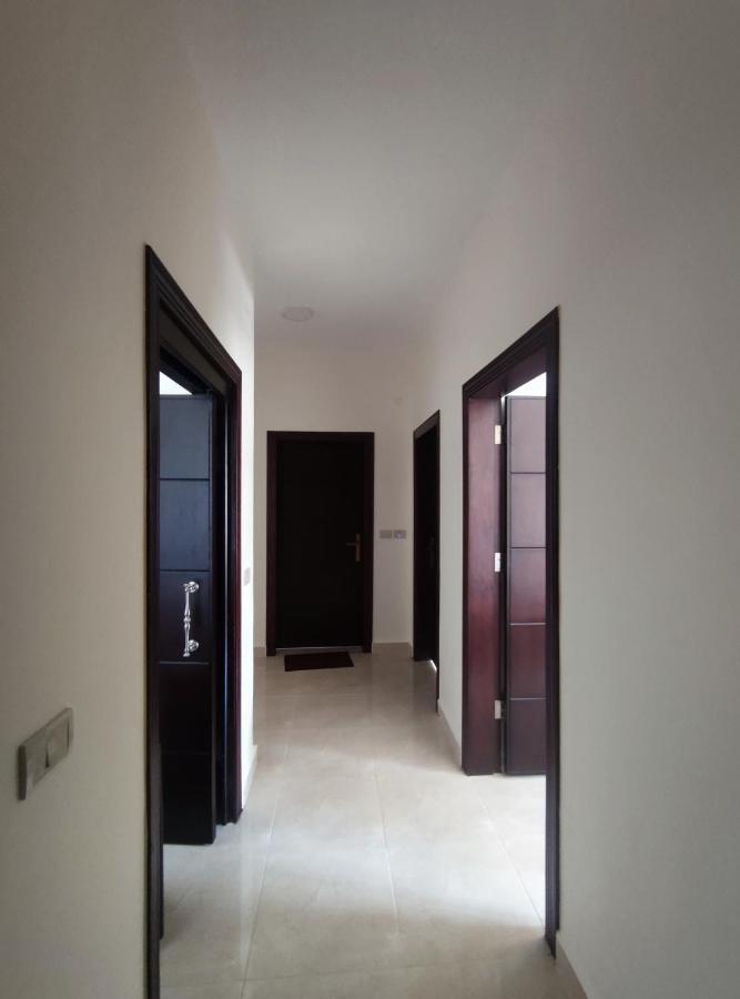 Red Rose City Apartment Вади Муса Экстерьер фото