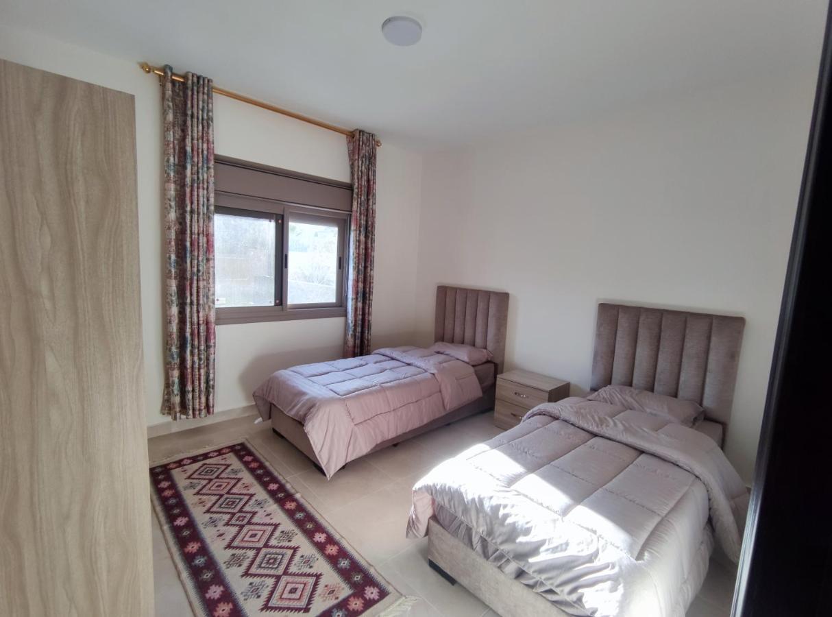 Red Rose City Apartment Вади Муса Экстерьер фото