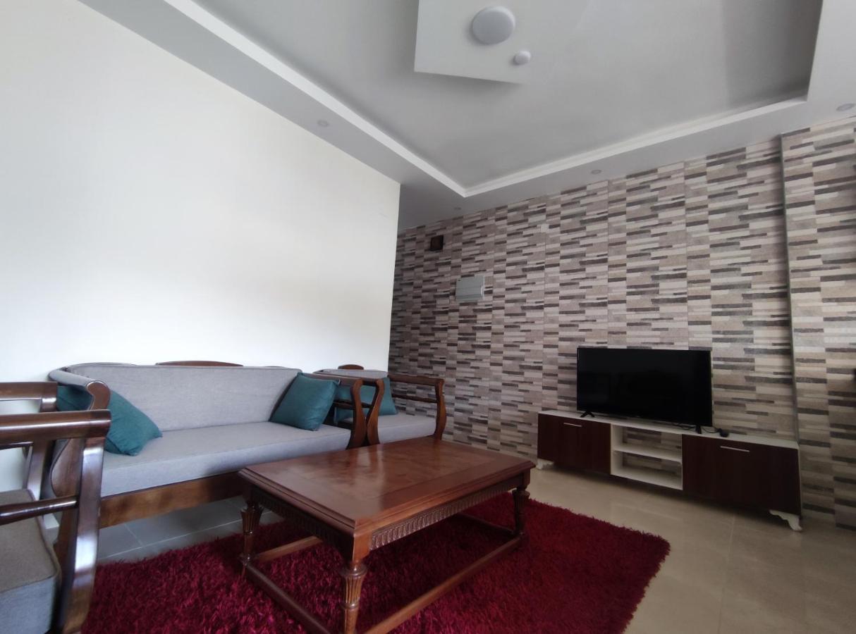 Red Rose City Apartment Вади Муса Экстерьер фото